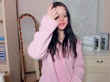 Unearthly_Girl Chaturbate stream image from April 05, 2025