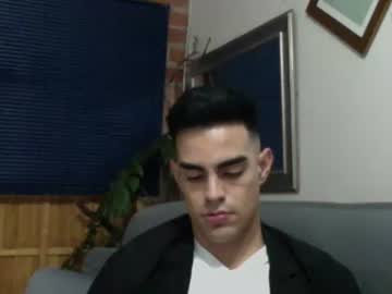 Liiam_Collins Chaturbate stream image from April 06, 2025