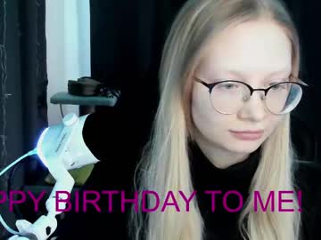 _Caramel_Milk_ Chaturbate stream image from April 06, 2025