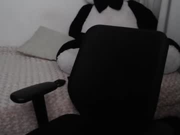 Lenay__ Chaturbate stream image from April 06, 2025