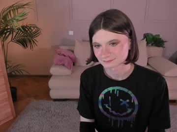 Lunas_Howl Chaturbate stream image from April 06, 2025