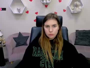 Kira_Cats Chaturbate stream image from April 06, 2025