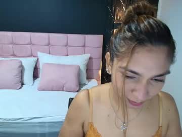 Chloeshine_ Chaturbate stream image from April 06, 2025