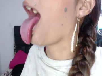 Nicollewayne10 Chaturbate stream image from April 06, 2025