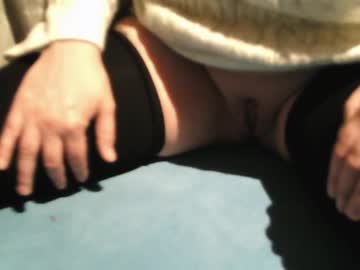 Slutpuddlequeen Chaturbate stream image from April 07, 2025