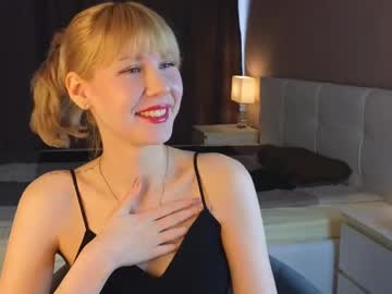 Linettehewlett Chaturbate stream image from April 07, 2025