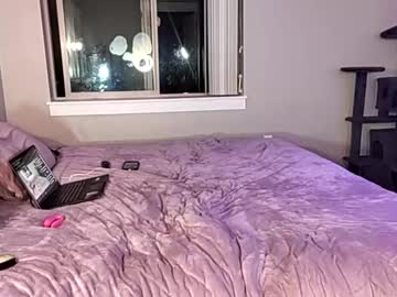 Lunaluxe7 Chaturbate stream image from April 07, 2025