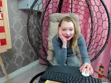 Adelinareyki Chaturbate stream image from April 07, 2025