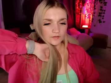 Annyhandd Chaturbate stream image from April 07, 2025