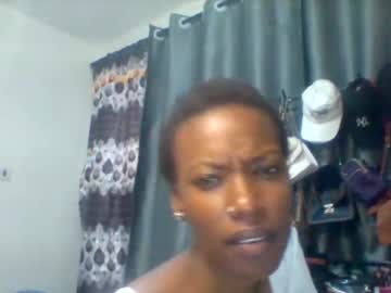Hottkelly777 Chaturbate stream image from April 07, 2025