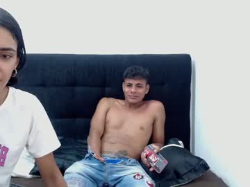 Foxxy_And_Lion Chaturbate stream image from April 07, 2025