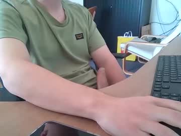Yungdutch24 Chaturbate stream image from April 07, 2025