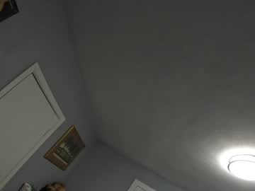 Goldberrys_Fruits Chaturbate stream image from April 07, 2025