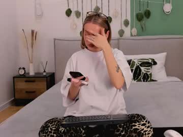 Kellyhoward Chaturbate stream image from April 07, 2025