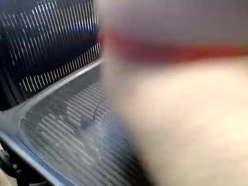 Wellhung882 Chaturbate stream image from April 07, 2025