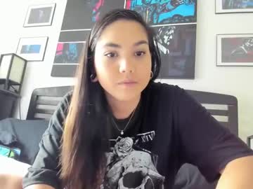 Karebearxx Chaturbate stream image from April 07, 2025