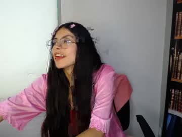 Michelle_Low373138 Chaturbate stream image from April 07, 2025