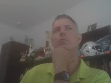Badger32934 Chaturbate stream image from April 07, 2025