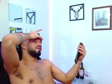 Hotmathewv Chaturbate stream image from April 07, 2025