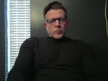 Mike60653162 Chaturbate stream image from April 07, 2025