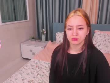 Emilymuw Chaturbate stream image from April 08, 2025