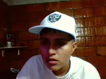 Estrellazurk22 Chaturbate stream image from April 08, 2025