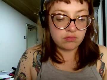 Ezlngirl Chaturbate stream image from April 08, 2025