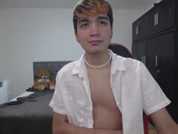 Honeywolves Chaturbate stream image from April 08, 2025
