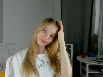 Solsticea Chaturbate stream image from April 08, 2025