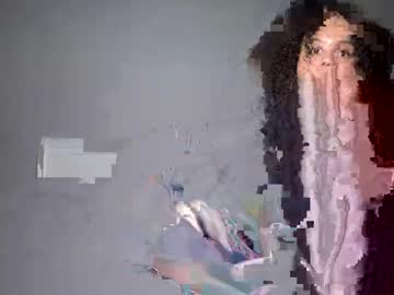 Youloveithere Chaturbate stream image from April 08, 2025