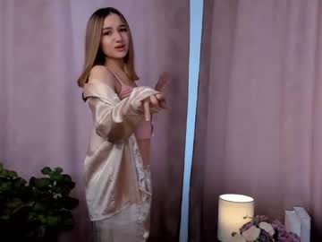 Adelefitch Chaturbate stream image from April 08, 2025