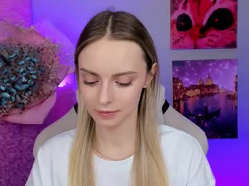 Juliabrewwer Chaturbate stream image from April 08, 2025