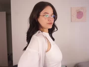 Antoniaedgin Chaturbate stream image from April 08, 2025