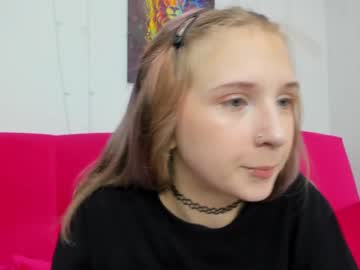 Freya_Moooon Chaturbate stream image from April 08, 2025