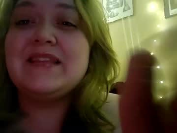 Thickthighsgreenskies Chaturbate stream image from April 08, 2025