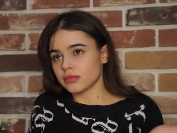Mily_Lin Chaturbate stream image from April 08, 2025