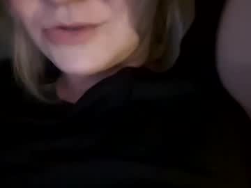 Sheseemsinnocent Chaturbate stream image from April 08, 2025