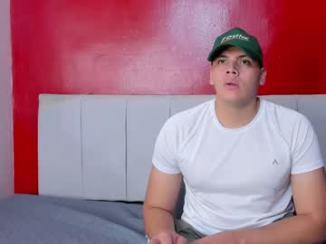 Damianreyess Chaturbate stream image from April 08, 2025