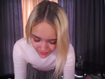 Uki_Meow246 Chaturbate stream image from April 08, 2025