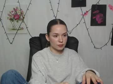 Ffadelfox Chaturbate stream image from April 08, 2025