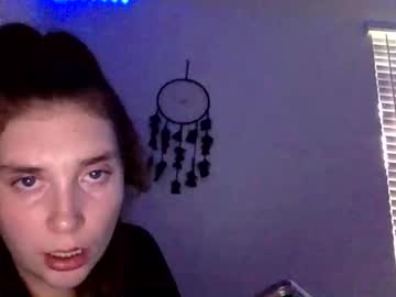 Missredd1998 Chaturbate stream image from April 08, 2025