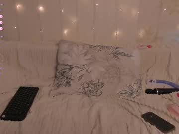 Soft_Lavender Chaturbate stream image from April 08, 2025