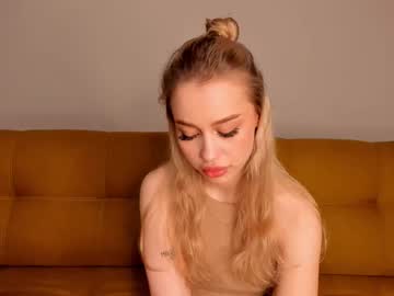 Katee_Lips Chaturbate stream image from April 08, 2025