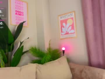 Kiarassshine_ Chaturbate stream image from April 08, 2025