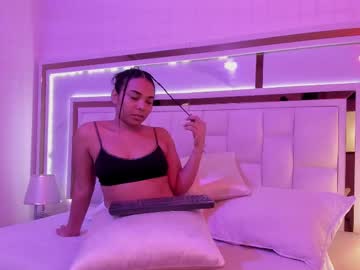 Luucy_Rouss Chaturbate stream image from April 08, 2025