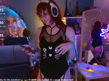Lunaoddity Chaturbate stream image from April 08, 2025