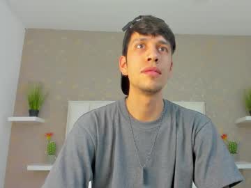 Chris_Castro Chaturbate stream image from April 08, 2025