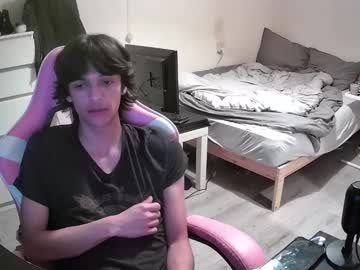 K34ton Chaturbate stream image from April 08, 2025