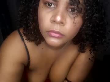 Laura25web Chaturbate stream image from April 08, 2025