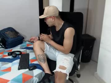 Robert_Swift Chaturbate stream image from April 08, 2025